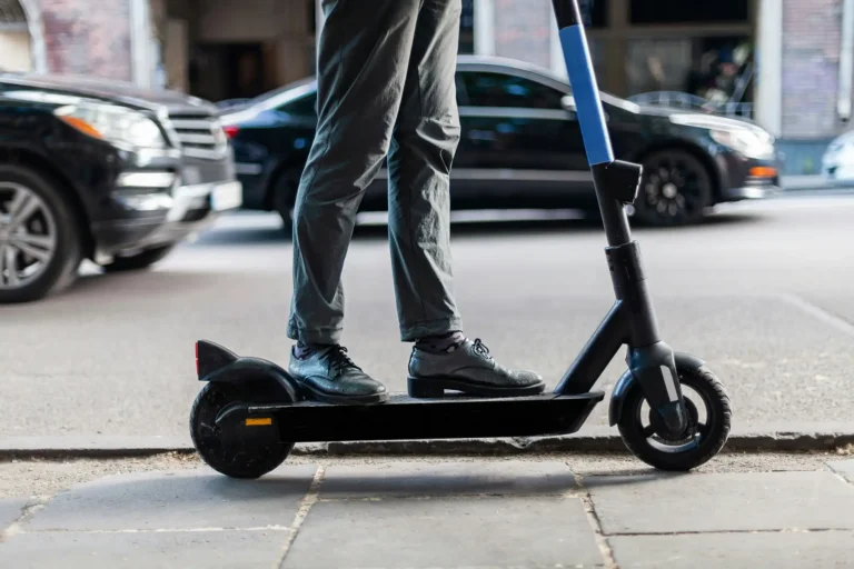 Hoe ontstaan branden bij elektrische steps en e-bikes en hoe vaak komen deze branden voor?